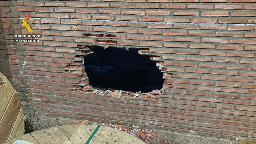 Tres detenidos por hacer un butrón en las instalaciones de u