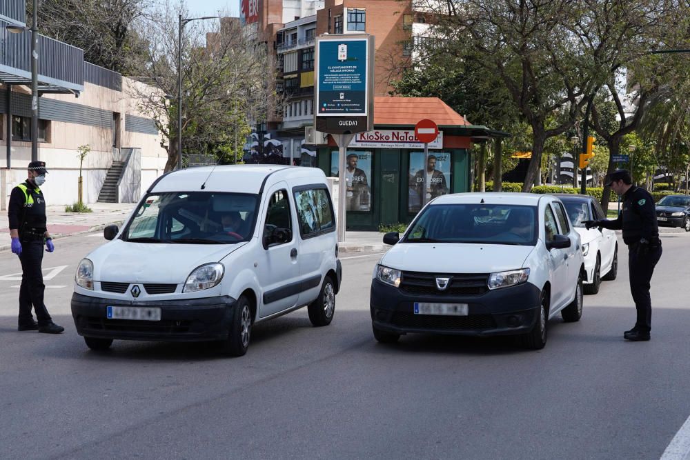 Controles de tráfico de la Policía Local en la avenida de las Américas.