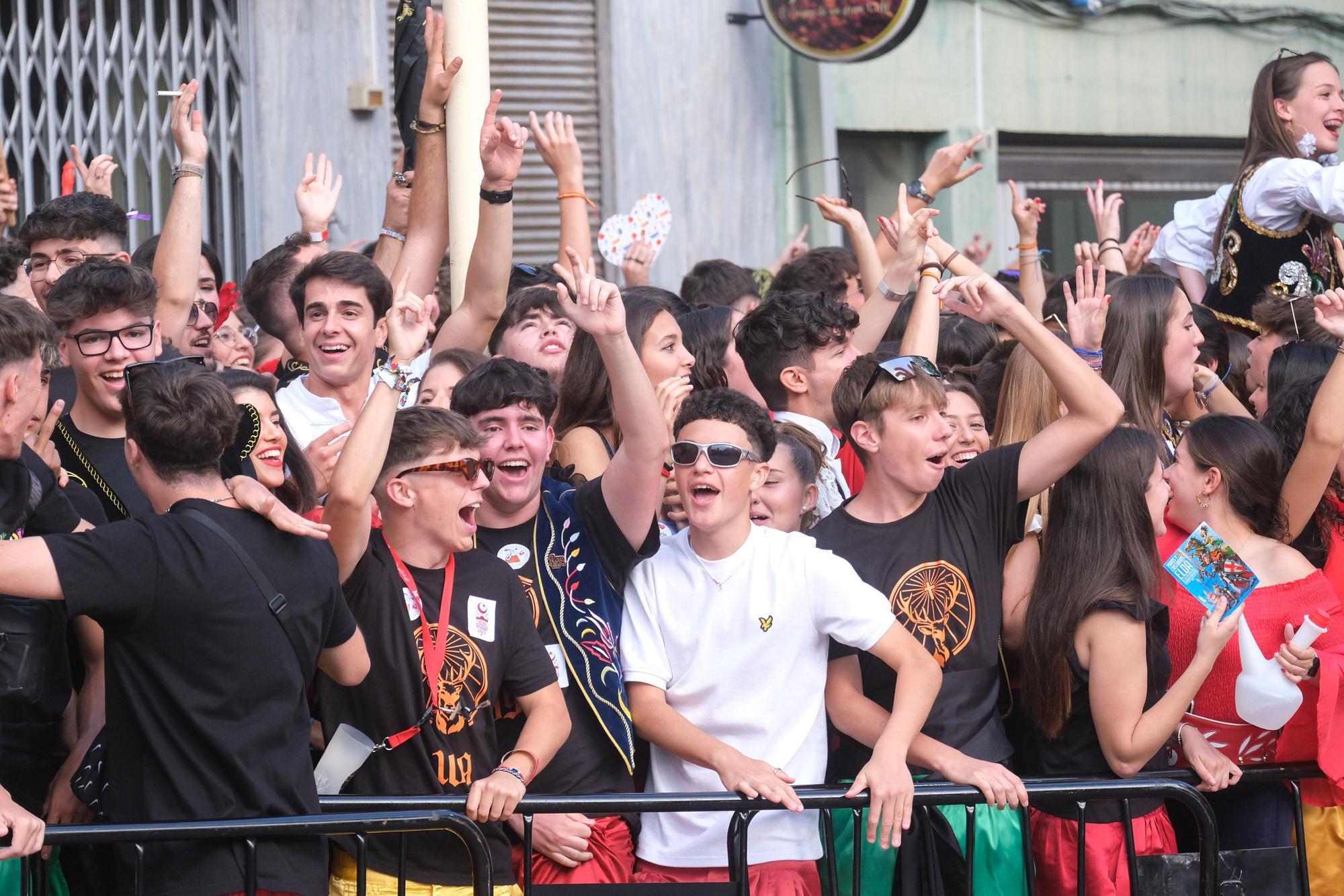 ¡Elda ya está en fiestas! Así ha sido la Entrada de bandas y el pasodoble "Idella"