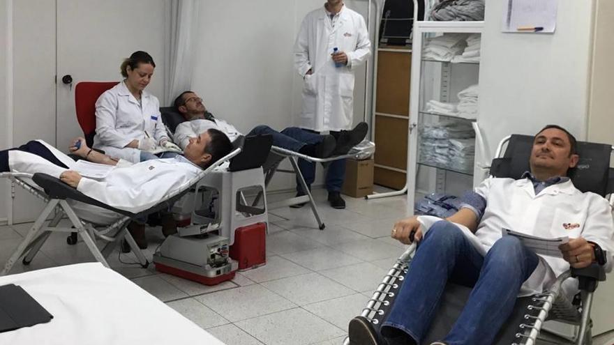 Los empleados de ELPOZO donan sangre para las fiestas