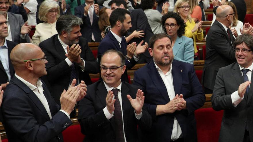 Miembros de JxSí en el Parlament catalán.