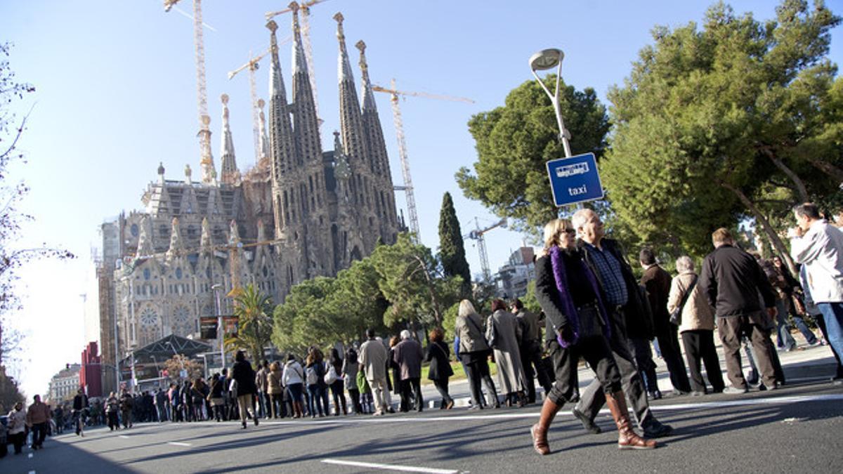 Cola ante el templo de la Sagrada Família, el segundo sábado de puertas abiertas.