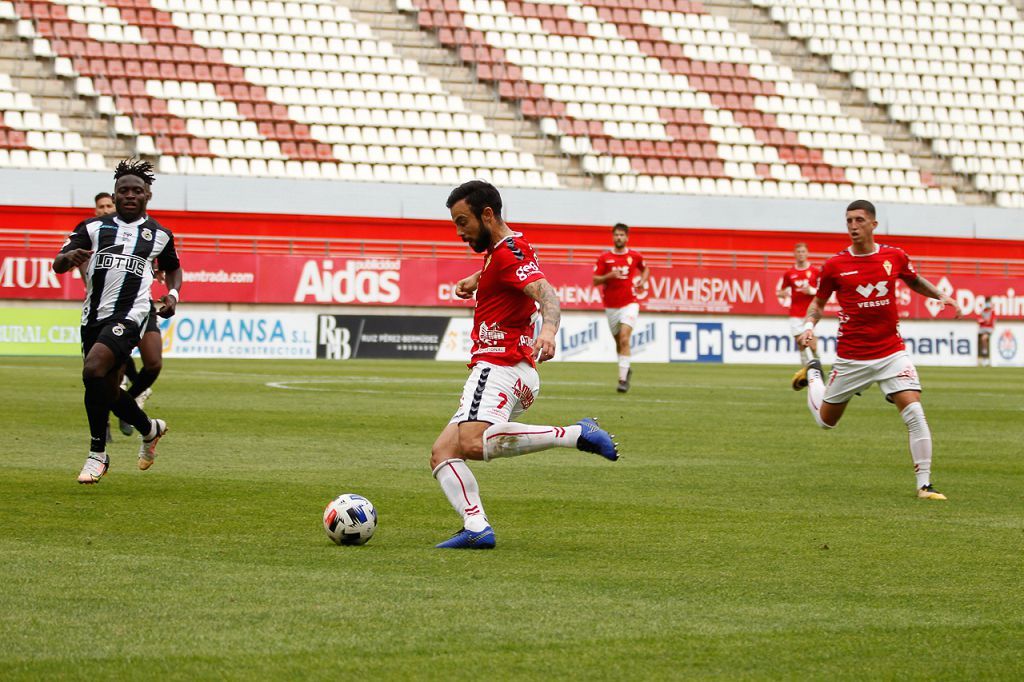 El Real Murcia no levanta cabeza (0-0)