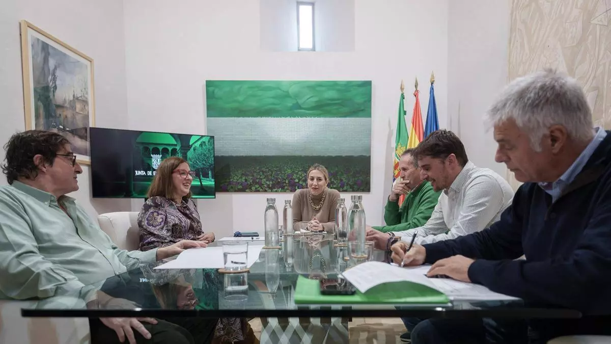 El campo extremeño traslada a Guardiola sus reivindicaciones por Mercosur, la PAC y la ley de la cadena: “La situación es insostenible”