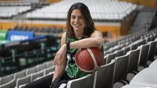 Mariona Teixidó, capitana de La Penya en su histórico ascenso: "Soy profesora y jugadora. Me da equilibrio"