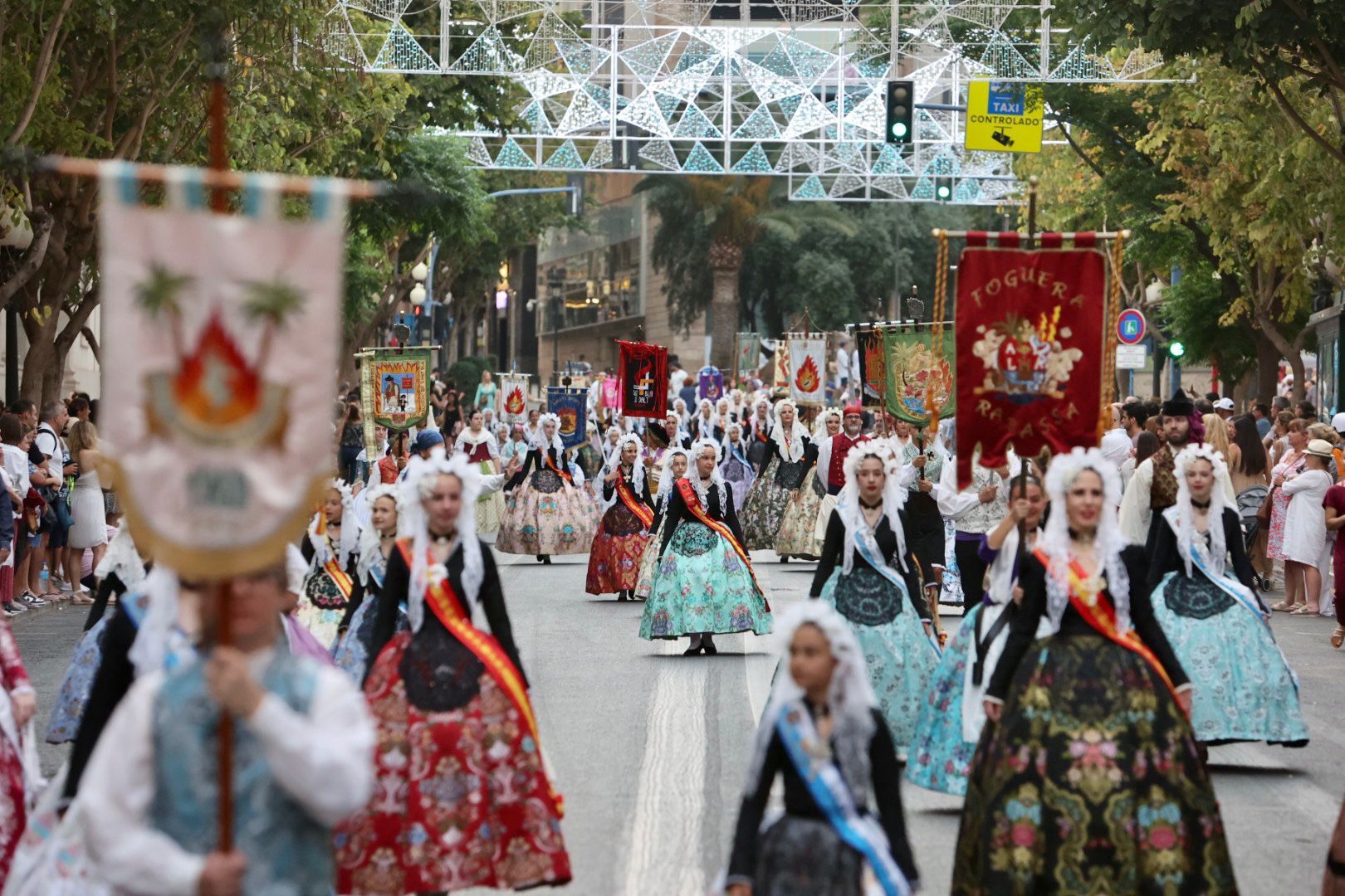 Desfile del pregón de las Hogueras 2022