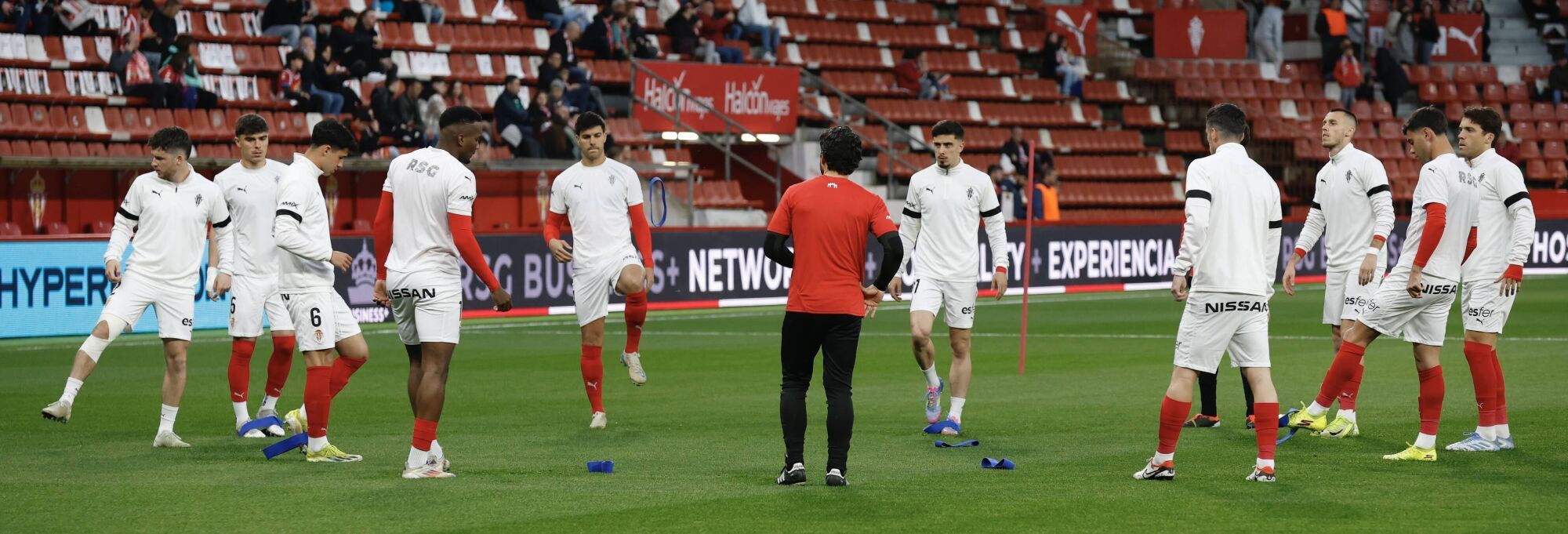 EN IMÁGENES: El Sporting - Tenerife disputado en El Molinón