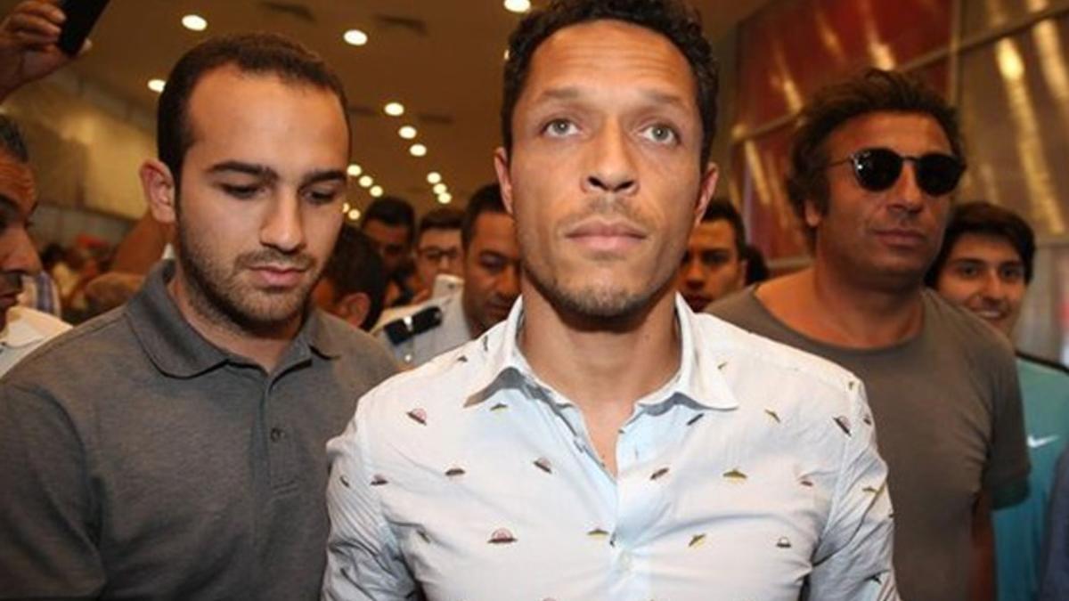 Adriano Correia a su llegada a Estambul el pasado domingo