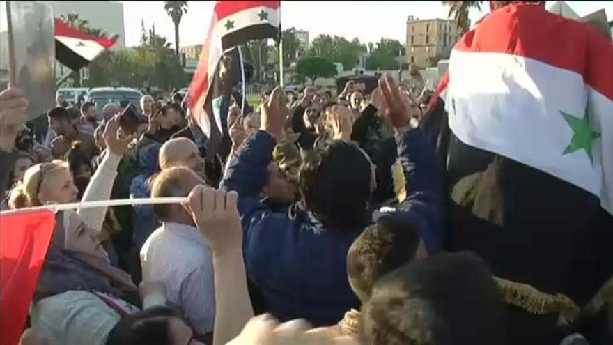 Miles de personas apoyan en Damasco al presidente sirio Bashar Al-Assad