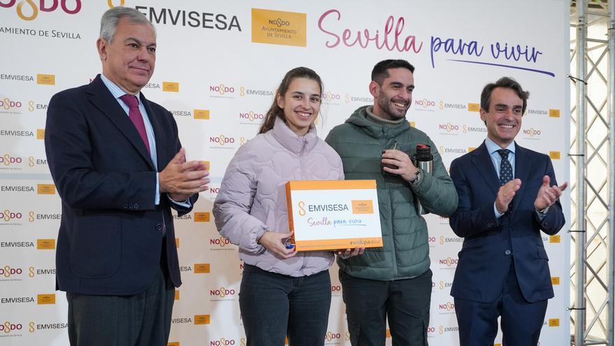 Vídeo | El alcalde Sanz hace entrega de las llaves de la promoción de Emvisesa ‘Entreolivos-Bellavista’ que cuenta con 125 viviendas
