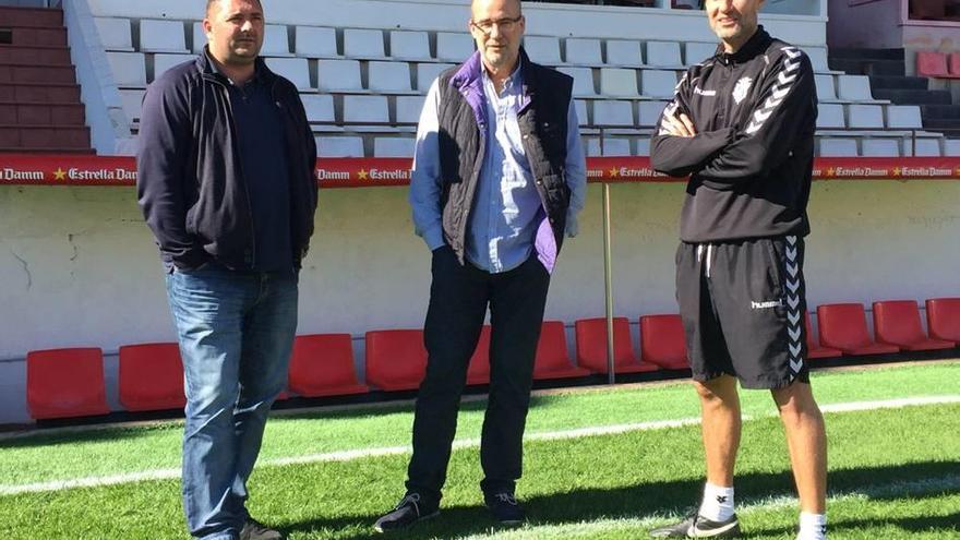 El director deportivo Emilio Viqueira, Nando Pons y el técnico del Nàstic, Vicente Moreno.