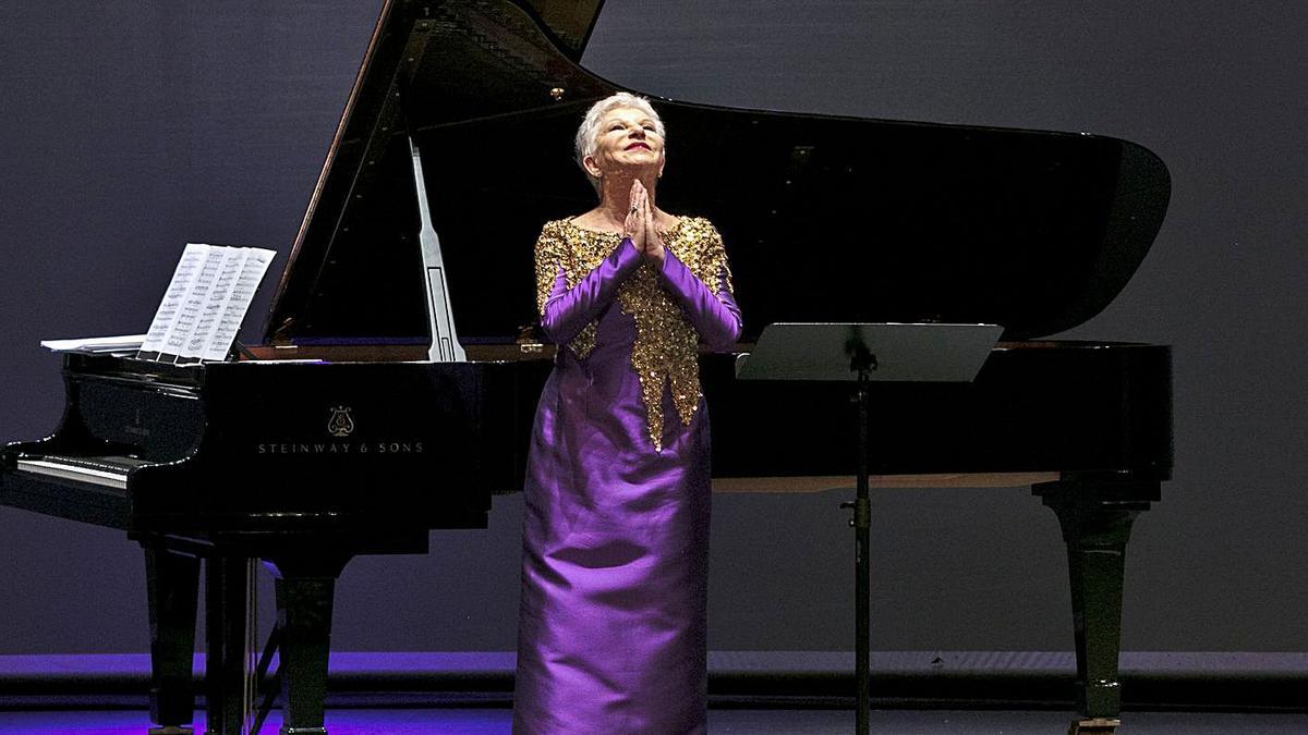 La intérprete Mariella Devia, en su último concierto, el año pasado en el Colón.   | // AMIGOS DE LA ÓPERA