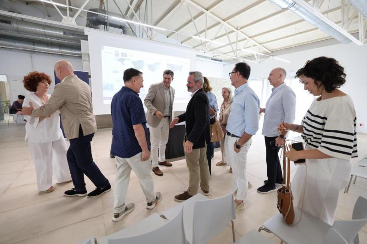 Todas las imágenes de la firma del convenio de la Escuela de Hostelería, el Govern y empresas hoteleras Todas las imágenes de la firma del convenio de la Escuela de Hostelería, el Govern y empresas hoteleras