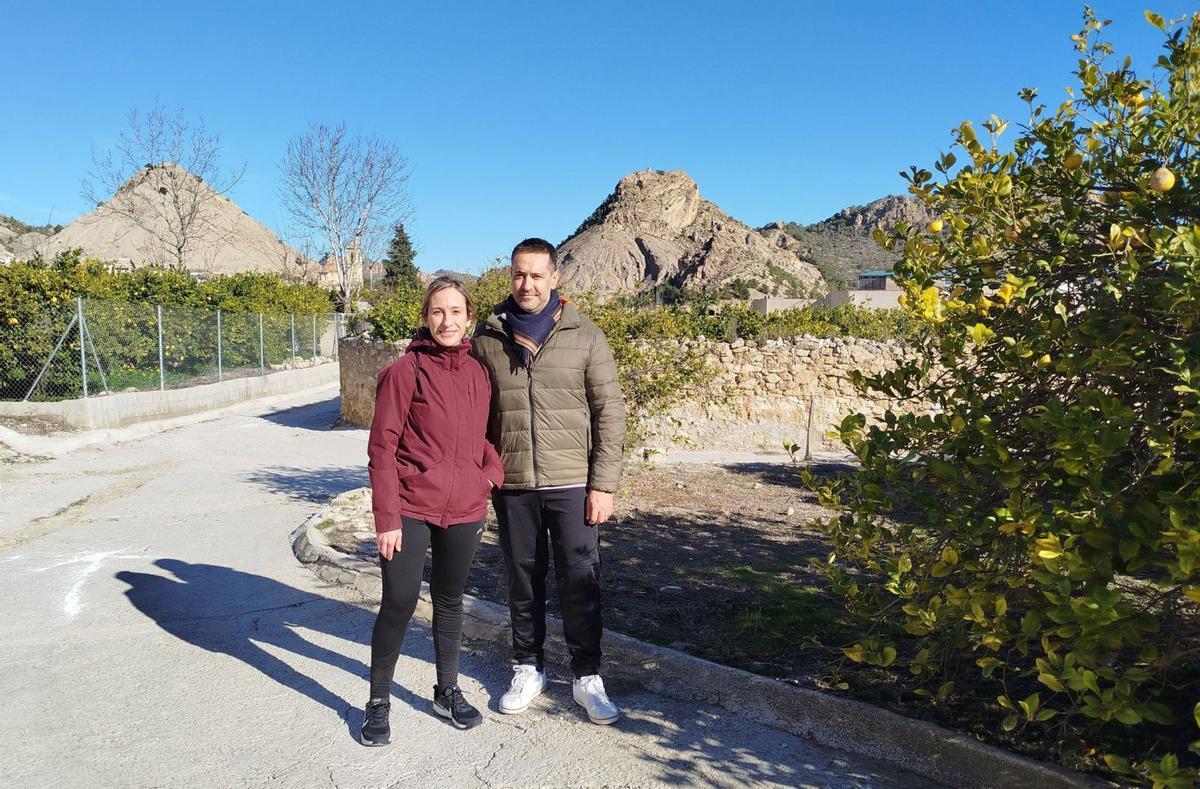 La pareja de medicos, Elisabet Cava y Rogelio Guillamón, durante una ruta.