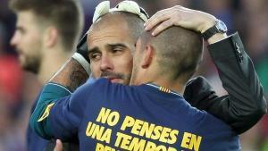 Josep Guardiola y Víctor Valdés en su etapa en el Barcelona.