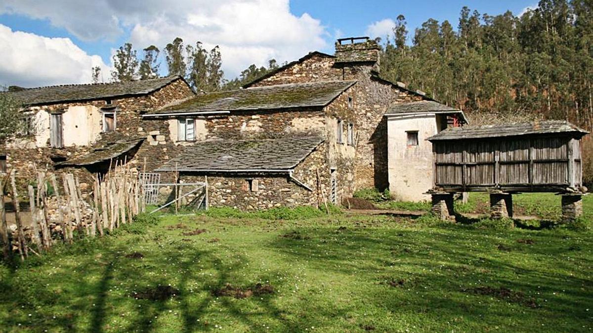 El rural busca reactivarse con la venta de 51 aldeas abandonadas desde   euros - La Opinión de A Coruña