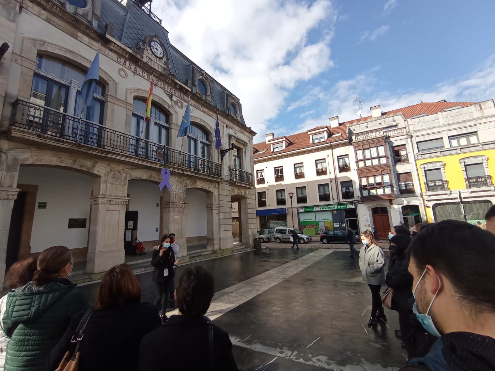 Así ha sido la primera visita guiada a Pola de Siero hecha por los estudiantes de turismo