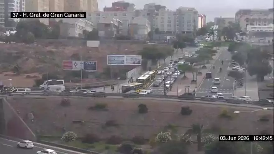 Colapso en la rotonda del Negrín