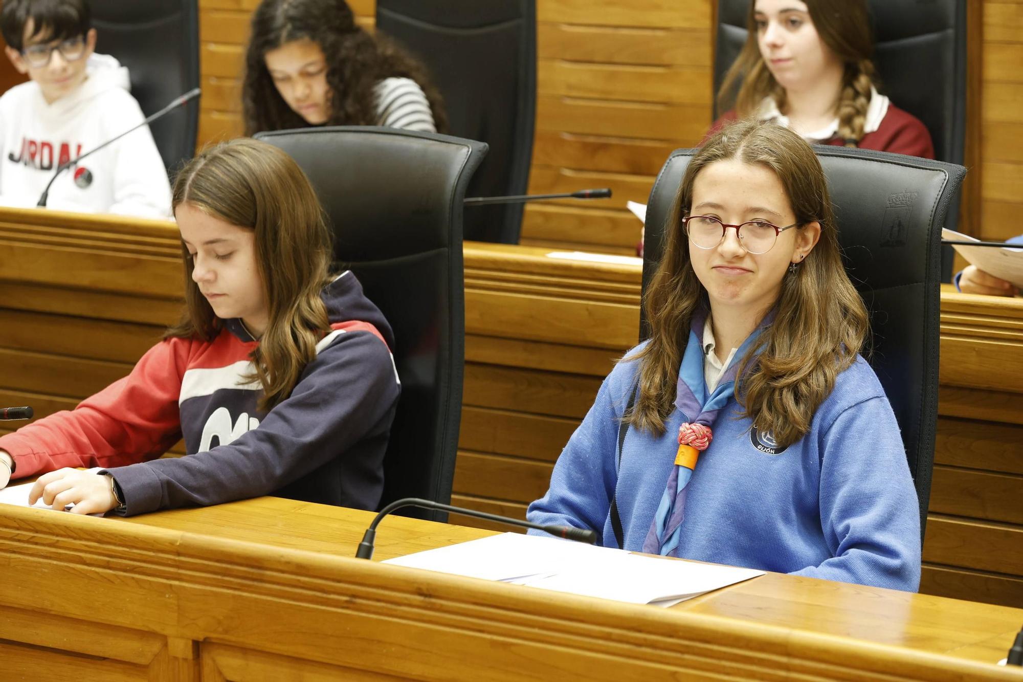 El Pleno del Consejo Municipal de Infancia y Adolescencia de Gijón, en imágenes