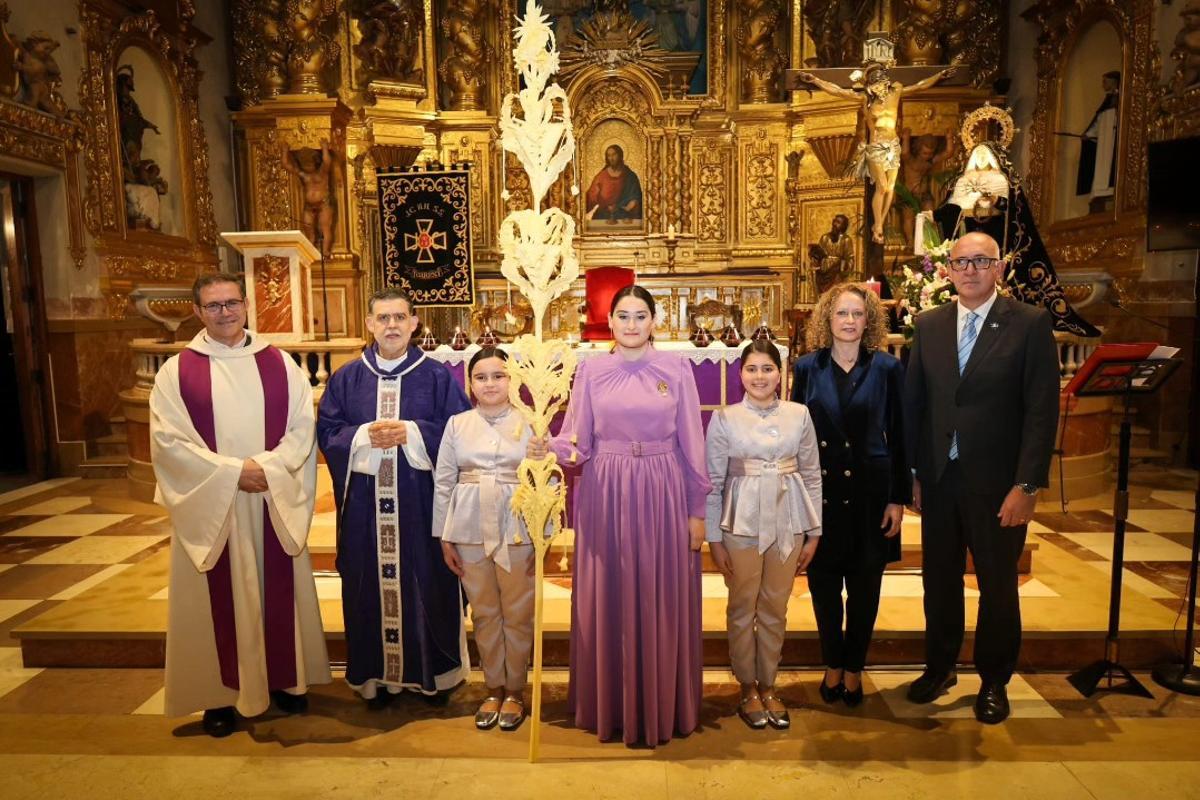 Entrega de la palma a la Reina del Encuentro.