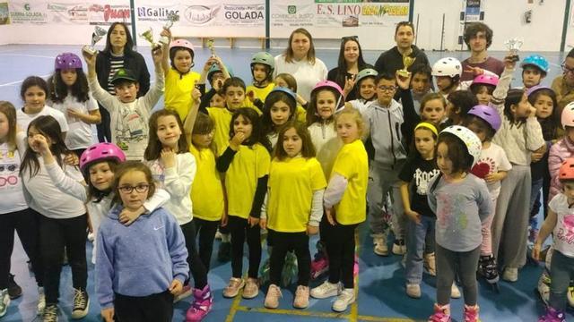 Fiesta sobre ruedas en las escuelas deportivas de Agolada |