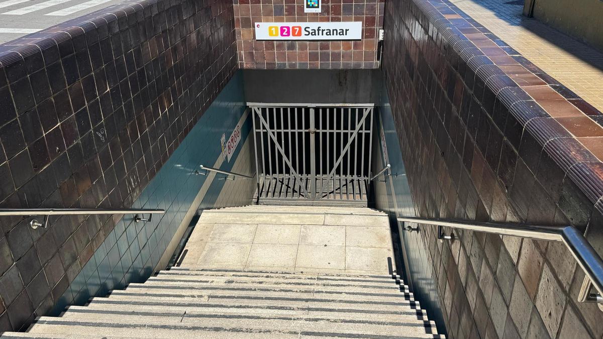 El metro en València, cerrado.