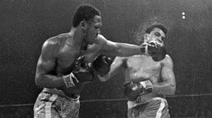 Quinzè assalt del combat del segle entre Joe Frazier i Muhammad Ali, el 8 de març de 1971 a Nova York.