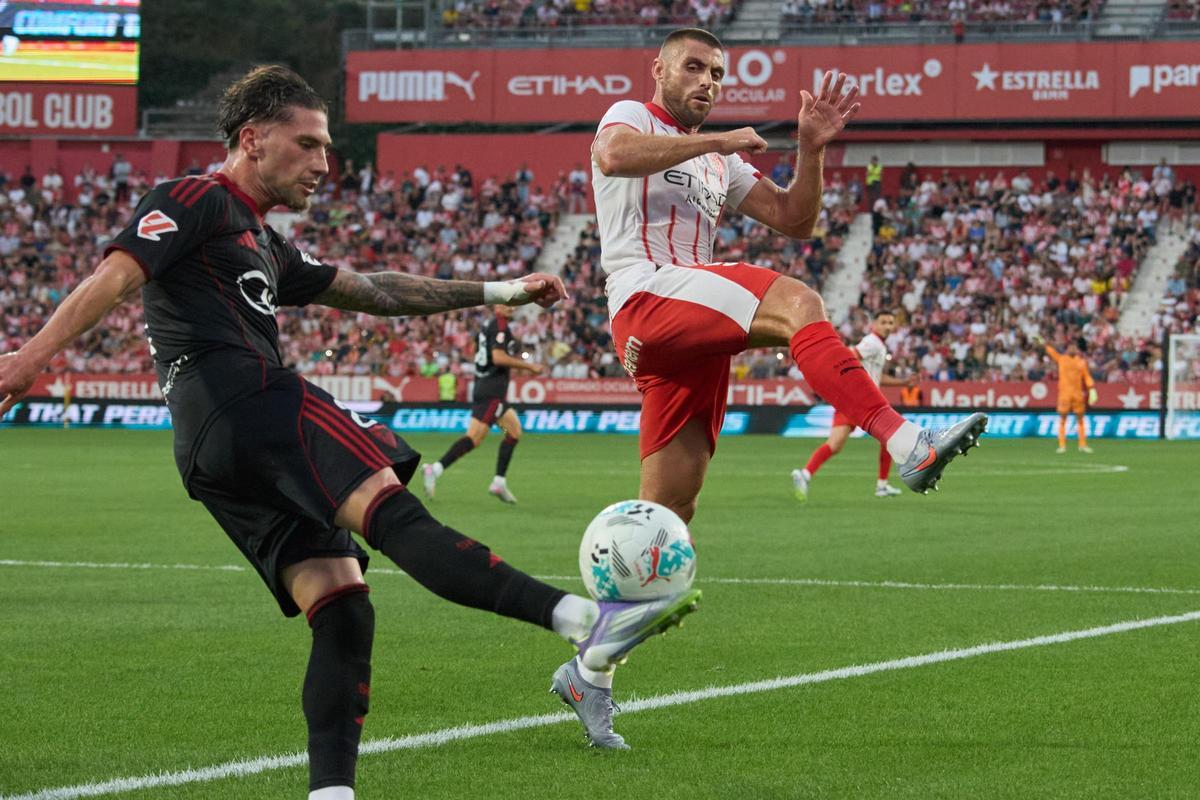 David López va jugar el seu darrer partit contra el Sevilla a Montilivi a finals d'agost
