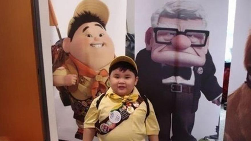 Russel (&#039;Up&#039;) tiene su &#039;doble&#039; en este niño, que repite vestuario.