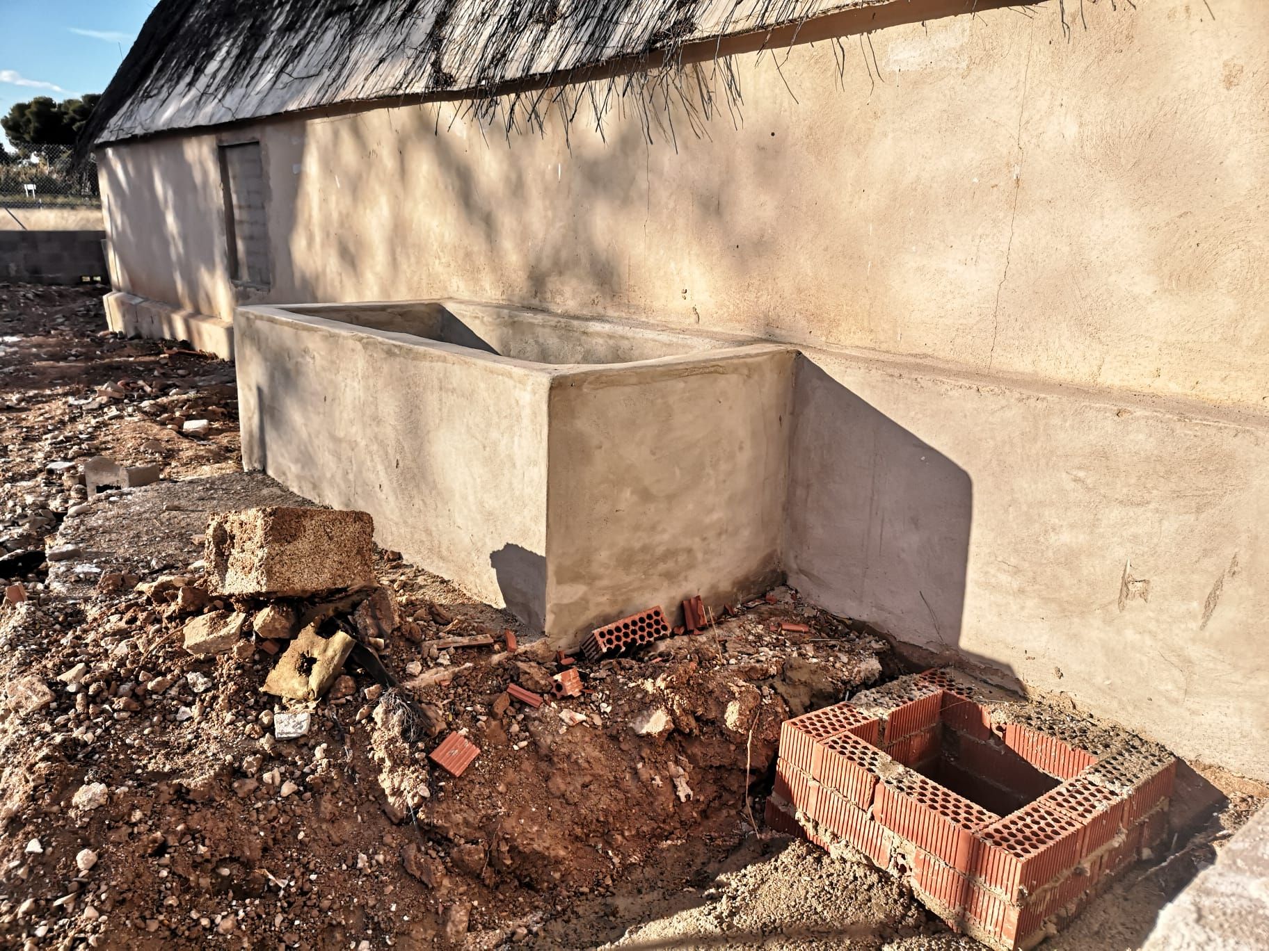 Así se reconstruye la Barraca del Tío Tonet en La Torre