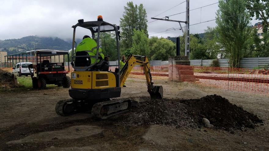 Langreo exige que el corte en la línea de tren de Feve se realice con menos trastornos de los previstos