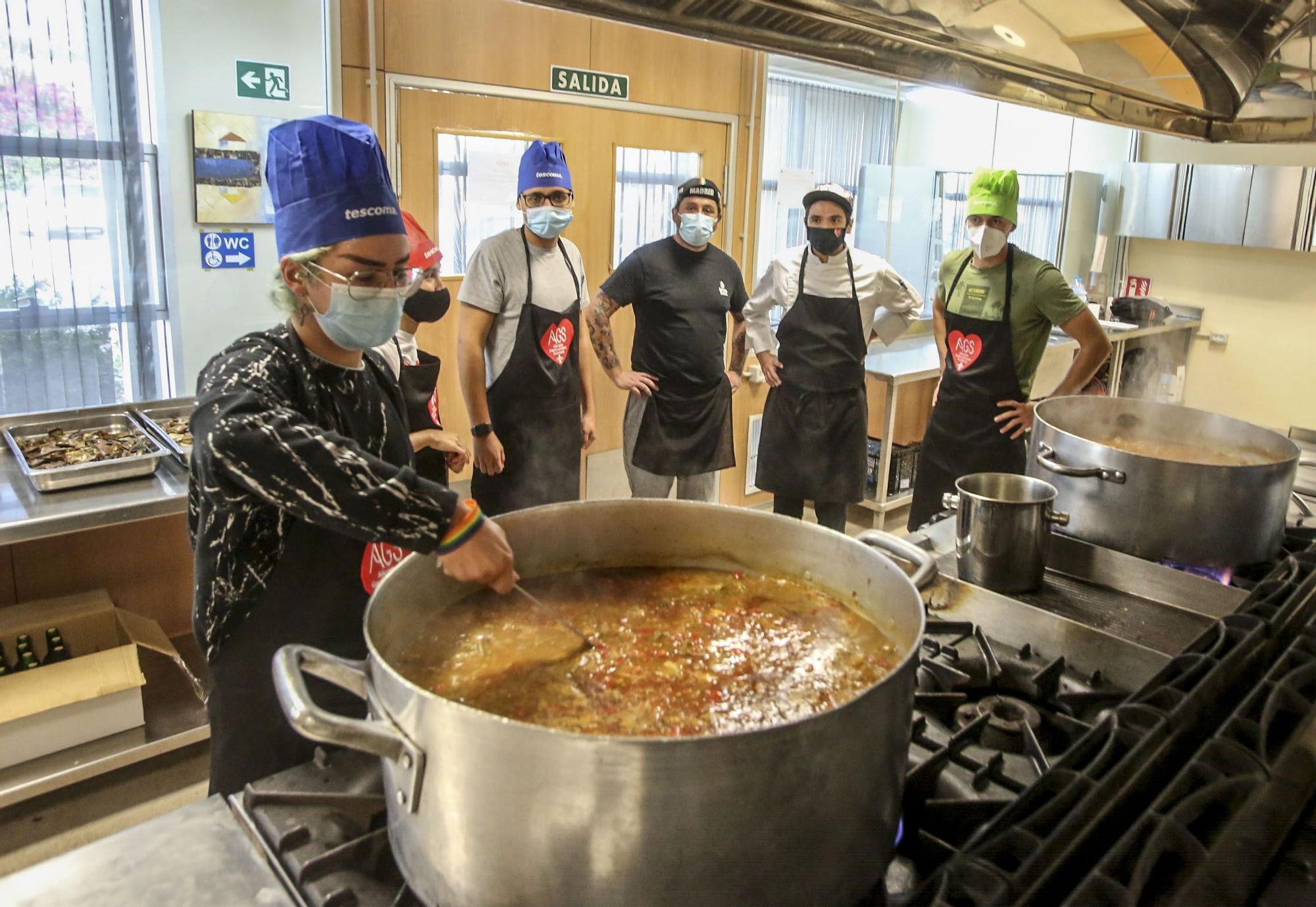 Alicante Gastronómica y la Cámara de Comercio se alían para insertar en el mercado laboral a 30 desempleados y dar de comer a familias sin recursos