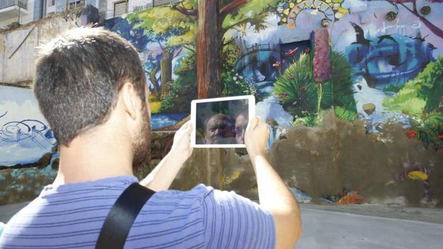 La creatividad mural de 18 artistas asalta las calles de Zaragoza