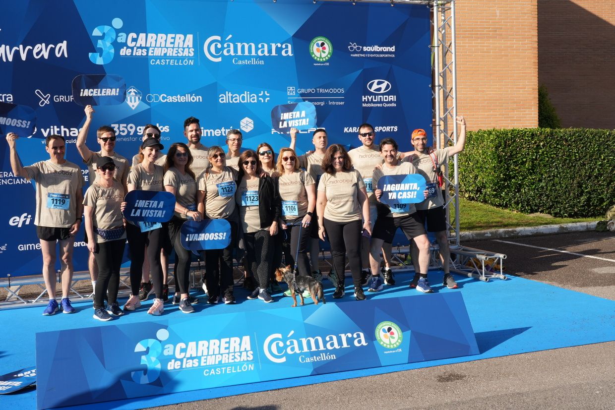 Búscate en las fotos de la Carrera de las Empresas en Castellón