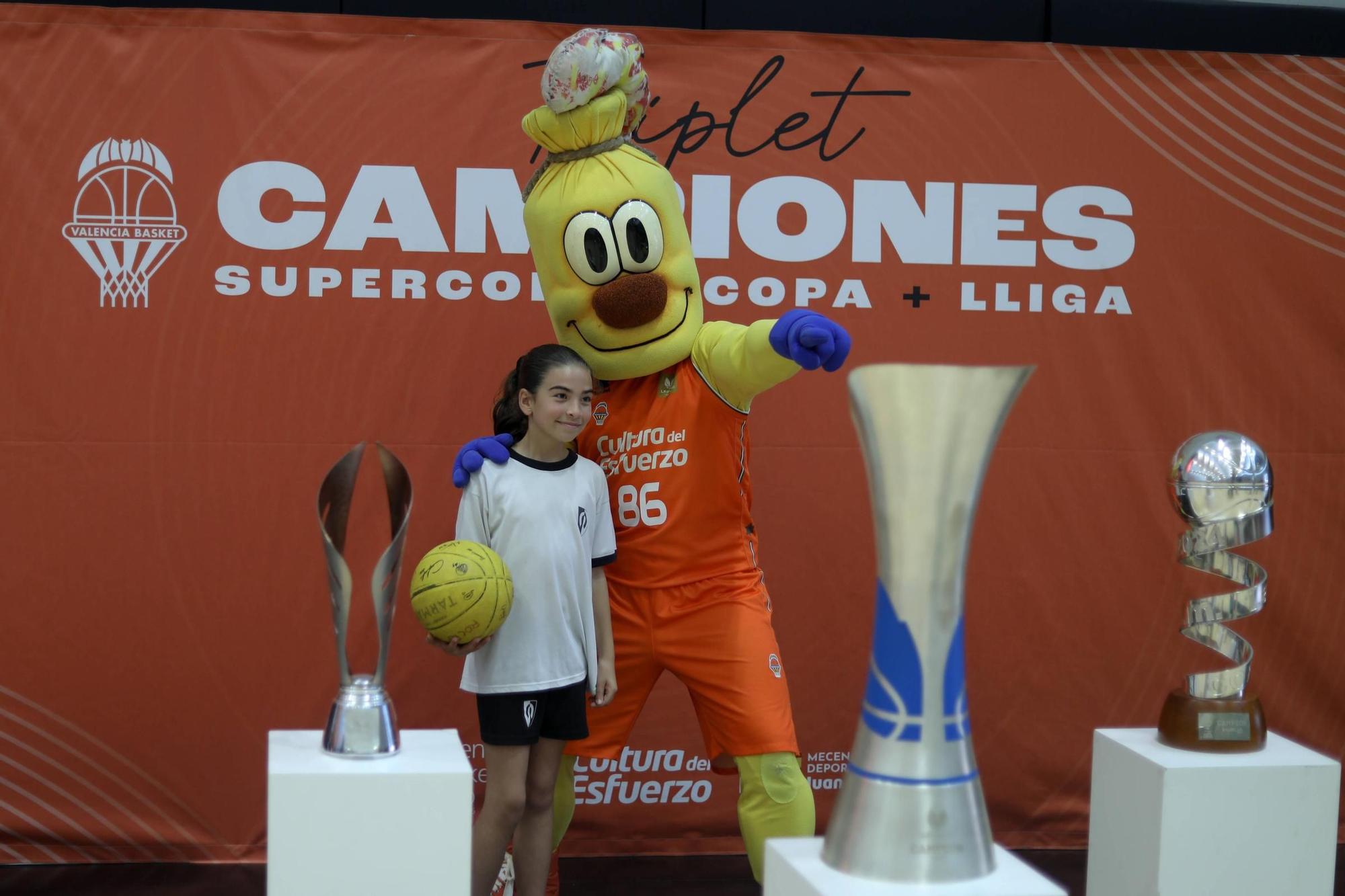 Búscate en las fotos de la fiesta del triplete del Valencia Basket