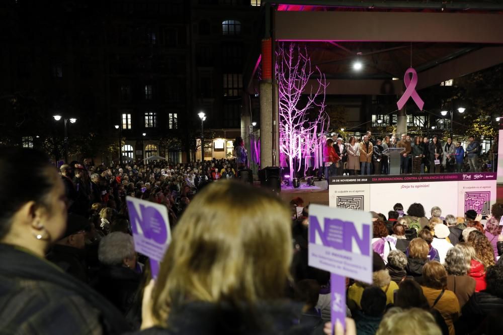 25N: Manifestación en Gijón contra la violencia de género