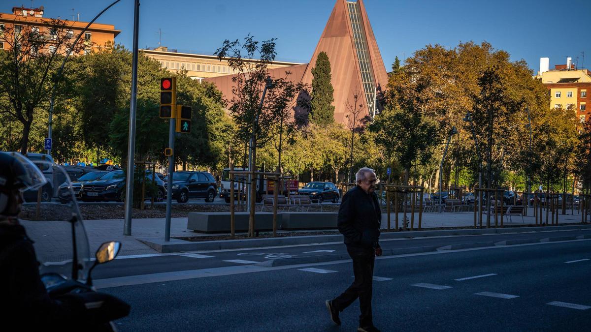 La parroquia de Sant Joan Bosco, en la plaza de Ferran Reyes, en el barrio de Navas del distrito de Sant Andreu, este jueves.