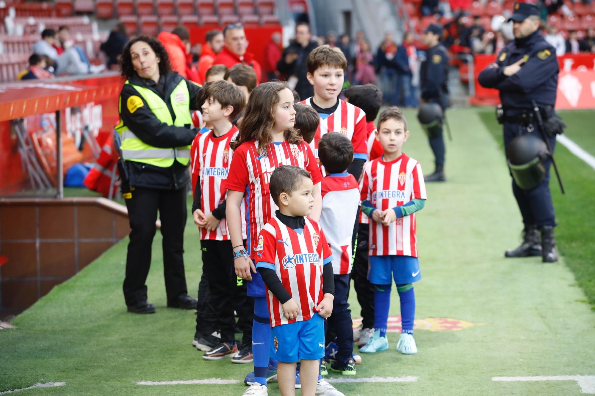 En imágenes: Así fue el Sporting-Huesca en El Molinón