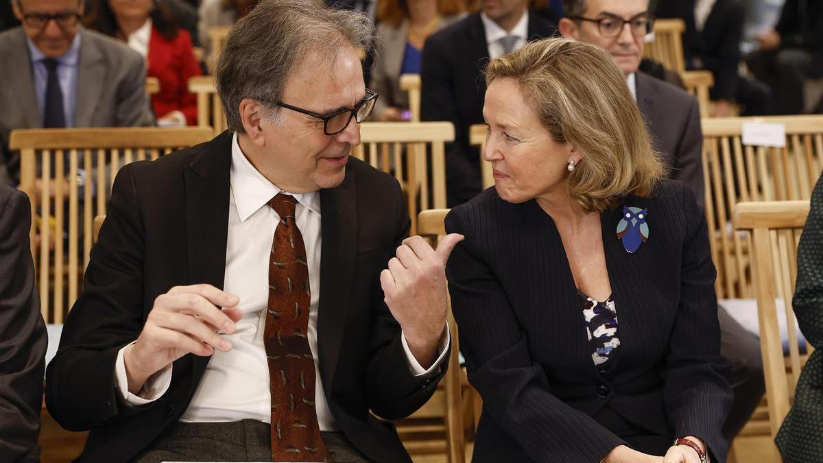 Nadia Calviño, vicepresidenta primera del Gobierno y ministra de Asuntos Económicos, junto a Joan Subirats, ministro de Universidades.