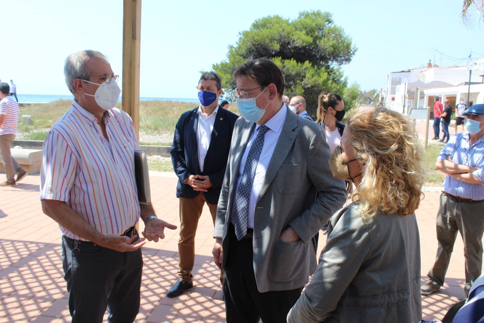 Puig visita Torre la Sal y descarta el derribo del poblado