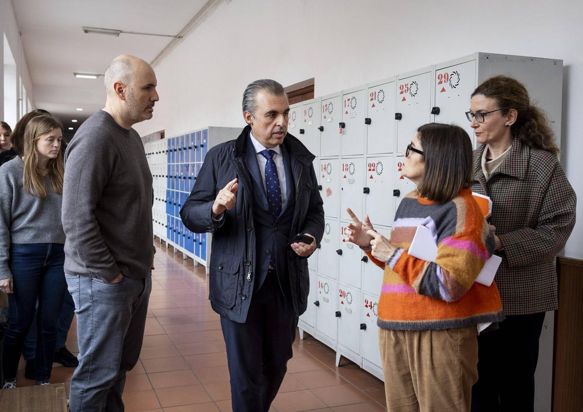 Antoni Vera, conseller de Educación y Universidades, visita el IES Joan Alcover