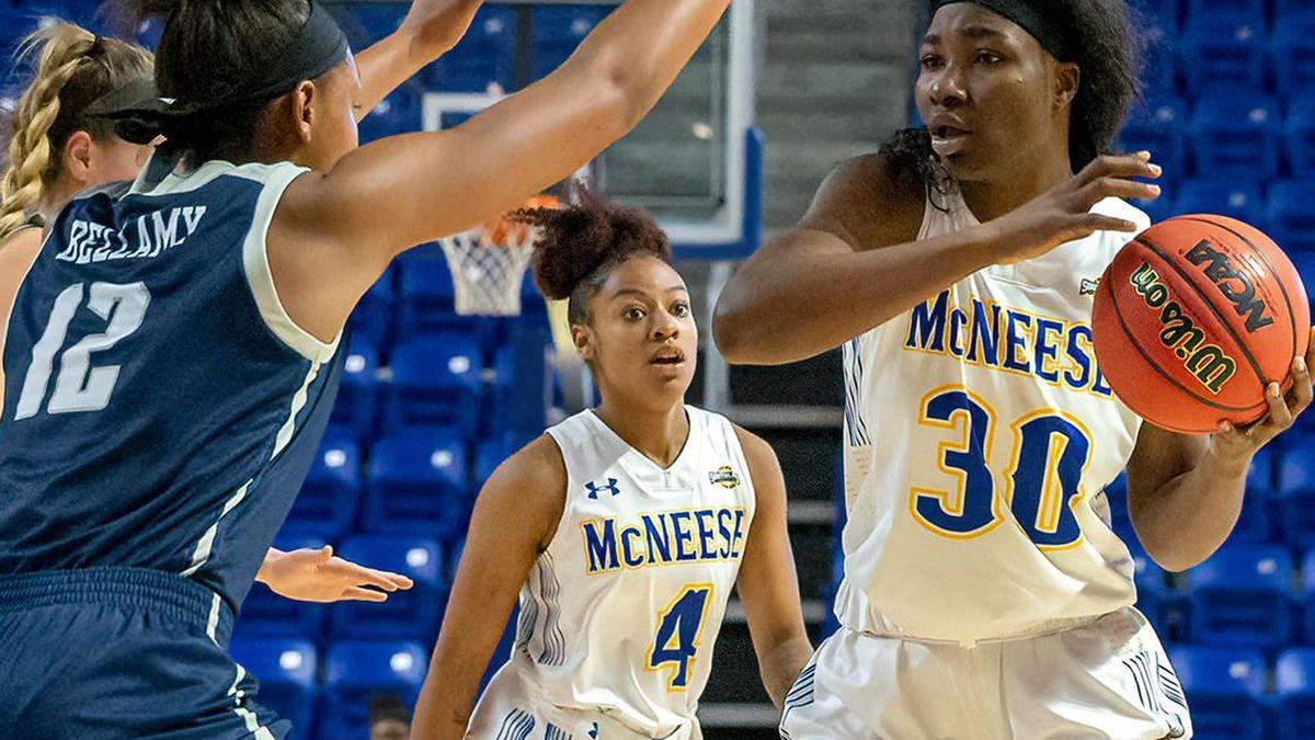 Damilola Balogun, en un partido con la Universidad de McNeese.