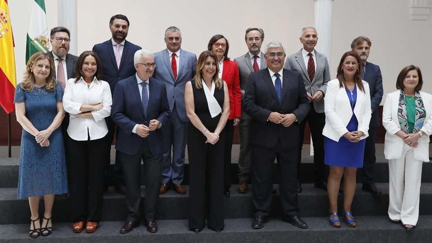 Susana Díaz pide a sus consejeros aprovechar que &quot;los vientos soplan a favor&quot; de Andalucía