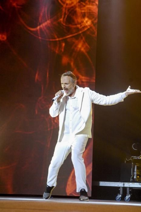 CONCIERTO DE MIGUEL BOSE EN EL PABELLON GRAN ...