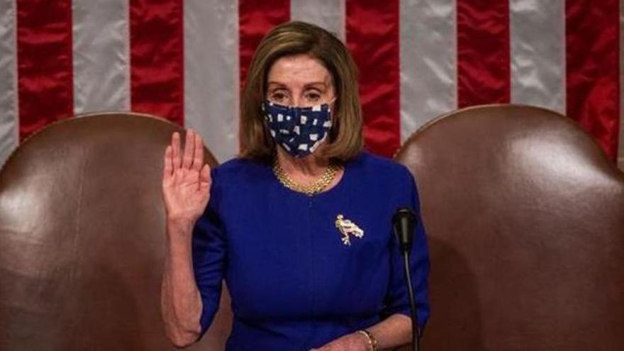 La presidenta de la Cambra de Representants, Nancy Pelosi, durant la sessió.