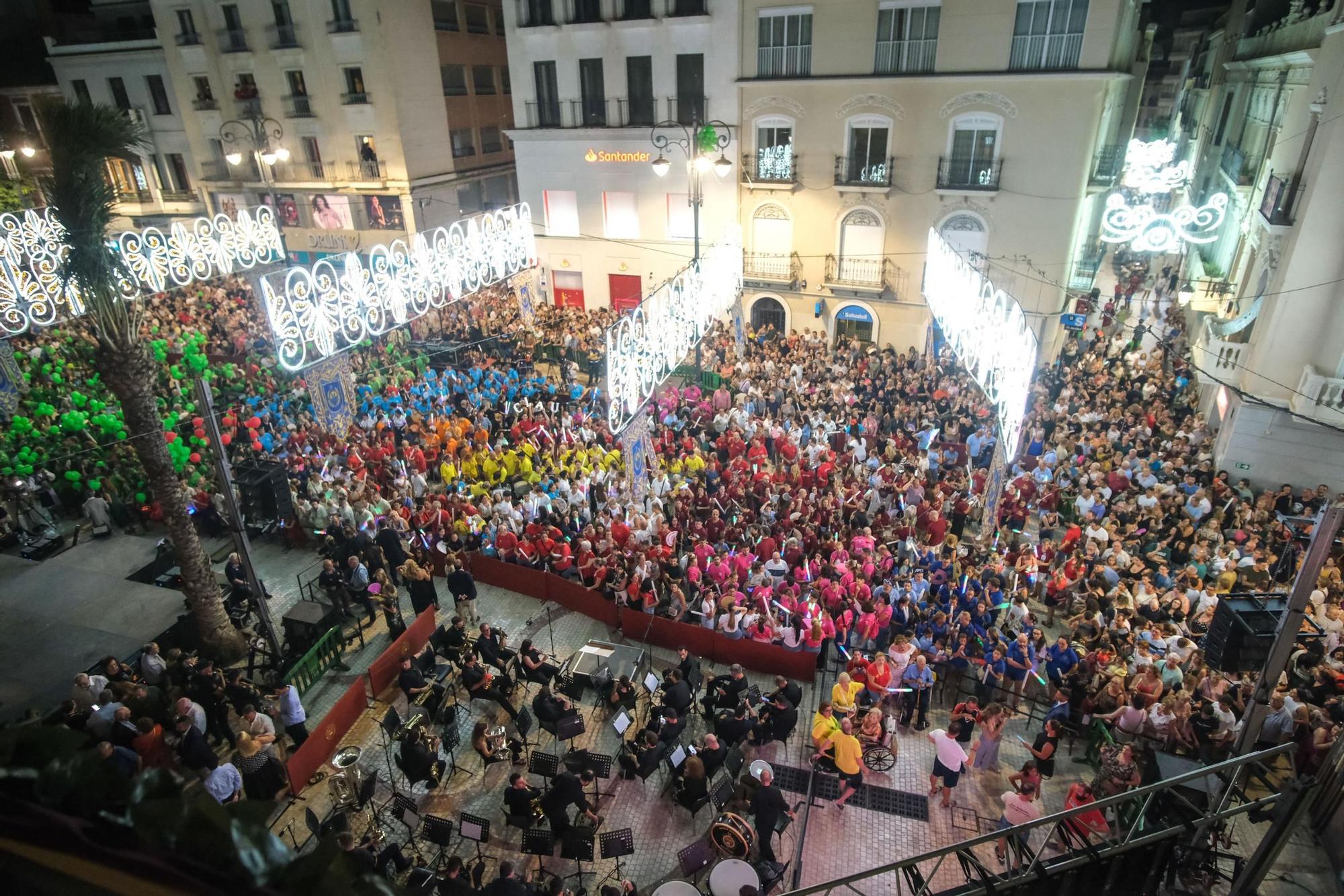 Así ha sido el acto del pregón de las Fiestas de Elche