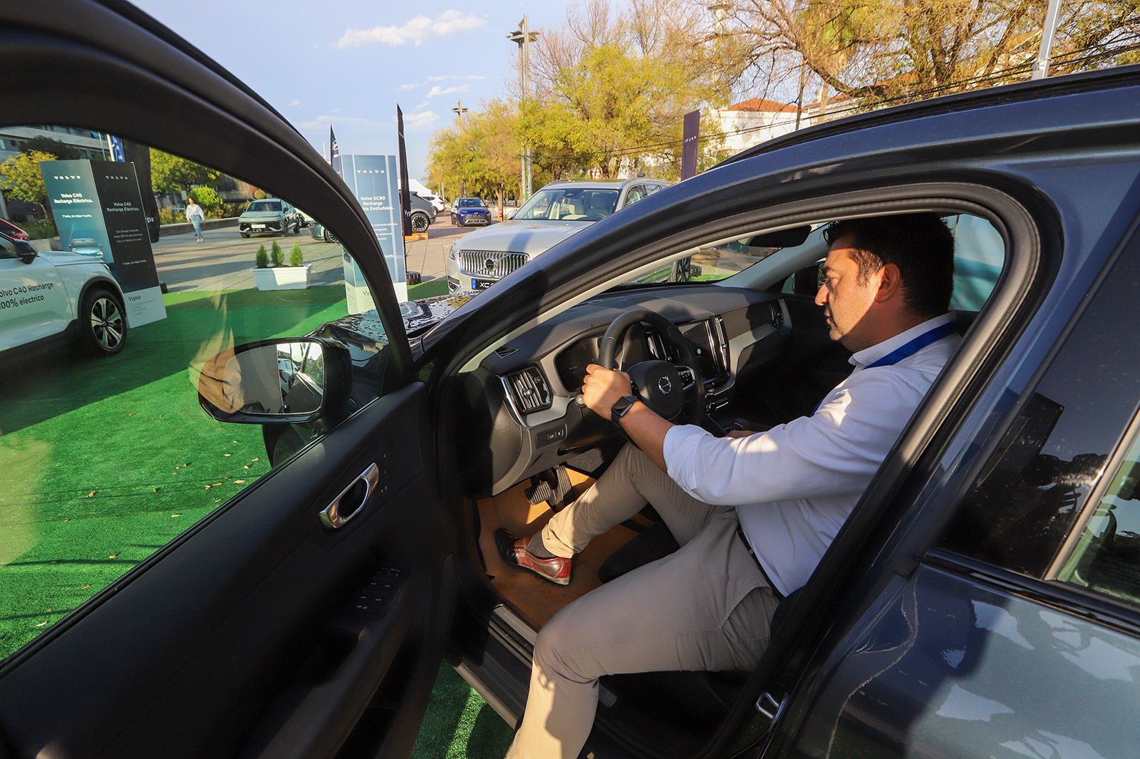 El Vial acoge una gran exposición de vehículos eléctricos