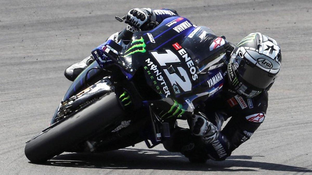 Viñales en acción tomando una curva de izquierdas