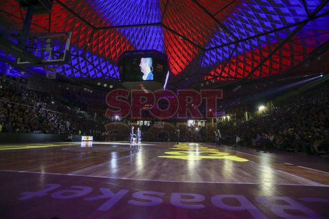 Imágenes de la retirada de la camiseta de Juan Carlos Navarro en el Palau Blaugrana