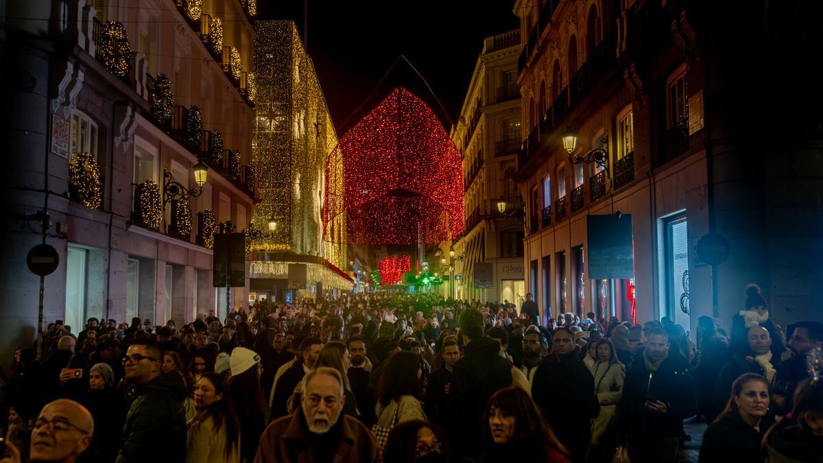 Luces de navidad, a 3 de diciembre de 2025, en Madrid (España).